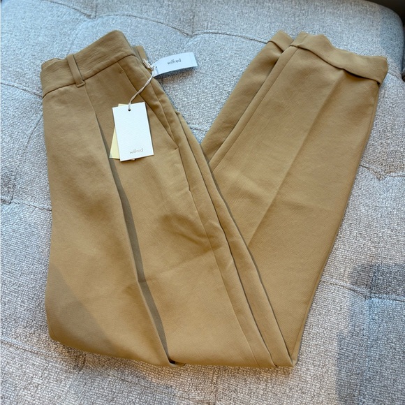 BNWT | ARITZIA | WILFRED | sandy beige high waisted dashwood pleated crepe pants - Picture 3 of 14